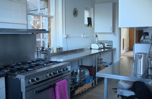 Winslow Cabin | Converted stable block cottage with function room, courtyard garden & woodland