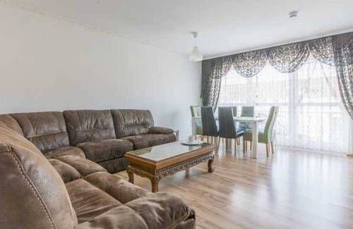 Ricklingen Apartment | CONZEPTplus - 4 room apartment | ID 6125 | WiFi