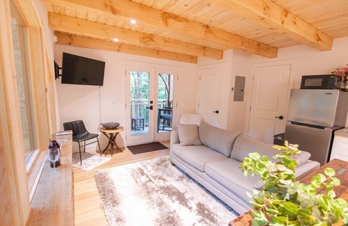Tylersburg Cabin | Cook Forest Luxury Treehouse