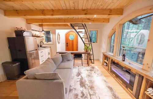 Tylersburg Cabin | Cook Forest Luxury Treehouse
