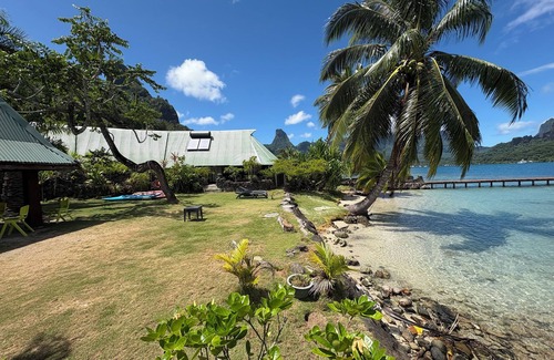 Cook's Bay House | Cook’s Bay Beach bungalow