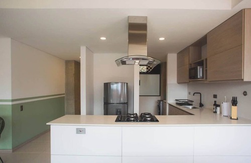 Laureles Apartment | Cool 3 BR W/Balcony in Laureles Medellín