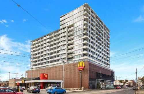 Footscray Apartment | Cool and Contemporary on the City Edge