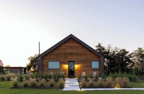 Round Top House | Cool Dips | Cozy Fires | Close to Round Top | The Earth Retreat at Element Ranch