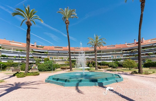 Sitges Apartment | Cool Parc Del Mar Apt, opp Beach, com Pool and A/C