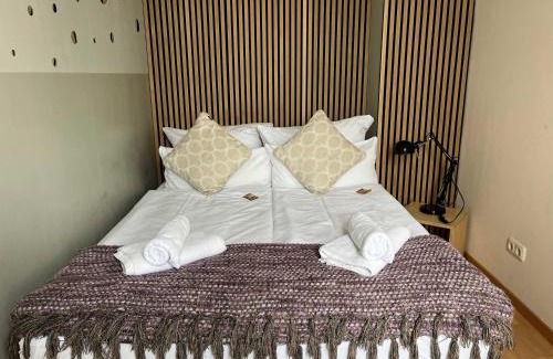 Schoenefeld Apartment | COOLEST Apartment in Berlin, easy Check-in, near BER Airport - Quiet&Cozy Penthouse
