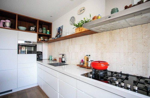 IJplein en Vogelbuurt House | Coolest House on the Block - Tranquil Location, Just 10 Minutes to the City
