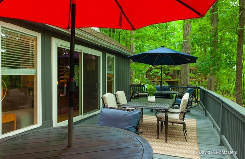 Berkeley Springs Cottage | Coolfont 4 BDRM, lots of beds! Cozy Wooded Cottage.