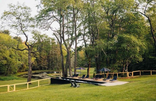 Jeffersonville House | Coop 002 Summary: Thi