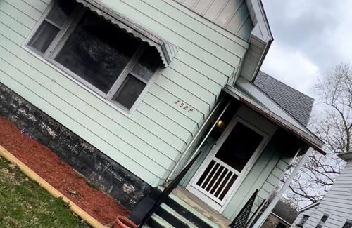 Terre Haute House | Coop’s Coop! Cute little place to relax with family & friends - pet-friendly!