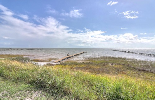 Bayside House | Copano Bay Retreat! Pool, Hot Tub, Lighted Pier! Right on Copano Bay!