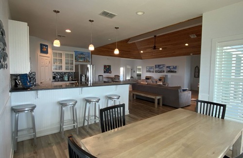 Rockport House | Copano Bayfront Home w 385' private pier w night lights!