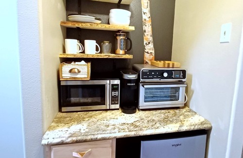 Palmer Apartment | Copper Birch Studio - Basecamp to Adventure