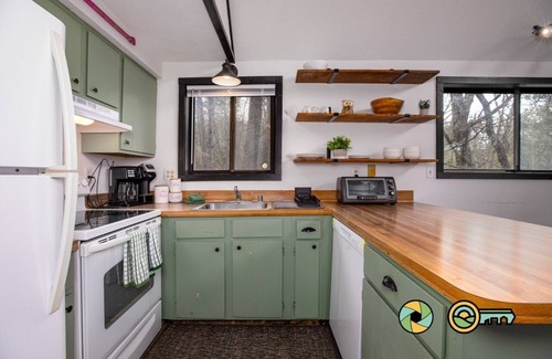 Mount Jackson Ski Chalet | Coppertop Chalet - cozy and convenient!