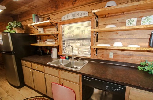 Tyler Cabin | Cora's Main Log Cabin