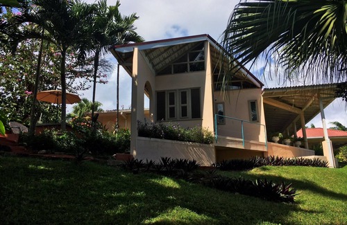 Port Maria Bed & Breakfast | Coral Hill B & B - Red Ginger Lily Suite