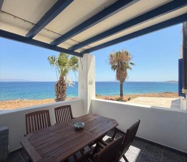 Logaras Apartment | Coral Nest