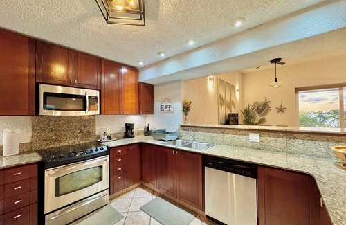 West Bay Villa | Coral Sand 10, Condos #1 & 5 @ West Bay Beach