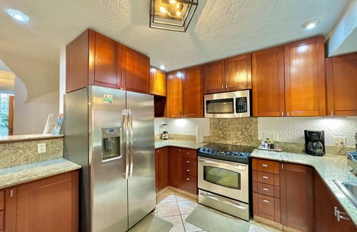 West Bay Villa | Coral Sand 10, Condos #1 & 5 @ West Bay Beach