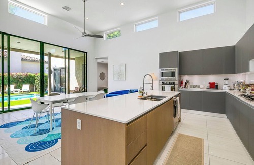 La Quinta House | 'Coral Sunrise' Pool & Spa 3BR/3.5BA Desert Home