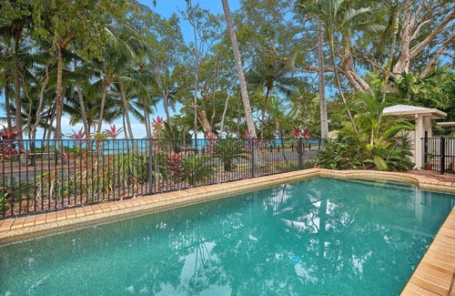 Clifton Beach Apartment | Coral Views At Clifton beach