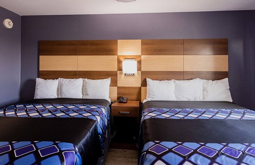 Inver Grove Heights House | Coratel IGH - Deluxe 2 Queen Studio with Kitchenette NS (Oversize)