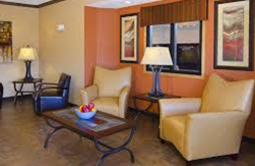 Blaine House | Coratel Inn & Suites Blaine - Standard 1 Queen Bed Non-Smoking