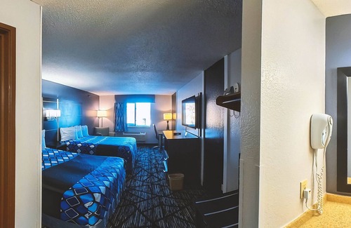 Blaine House | Coratel Inn & Suites Blaine - Standard 2 Queen Bed Non-Smoking