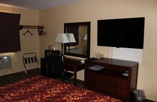 Stillwater Hotel | Coratel Inn & Suites Stillwater - Standard 1 King Bed Non-Smoking