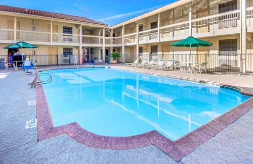 North San Antonio - SAT Hotel | Coratel Inn & Suites by Jasper Wonderland Comfort 2 Double Bed NS