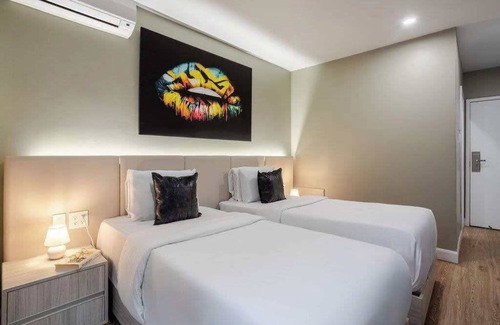 Gay Village Hotel | Core Duo – Berri-UQAM Nest