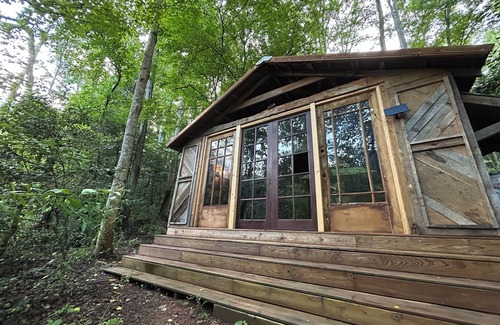 Zirconia Cabin | Corn Crib- 38 acres- hiking, mountain biking, waterfall
