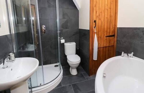 Rhyd-y-foel Cottage | CORNEL CLYD, family friendly, character holiday cottage in Abergele