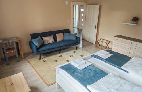 Sarvar Apartment | Corner Apartman