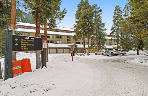 Lakeside Village Condo | Corner condo w/ Keystone & lake views plus shared pool, hot tub, & gym