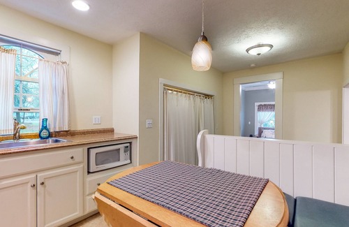 Lakeport House | Corner Lot Carriage House with Storybook Yard