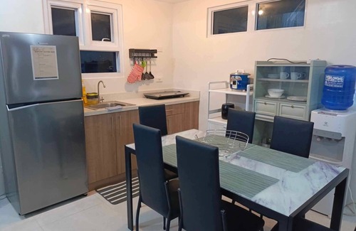 Cebu Apartment | Corner room, high speed Wi-Fi, pool & children's playground, close to IT park, 5 min walk to BTC & Country Mall