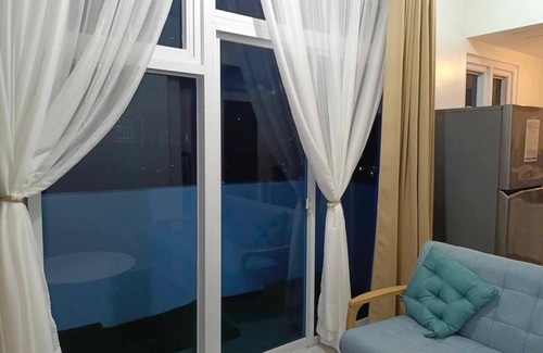 Cebu Apartment | Corner room, high speed Wi-Fi, pool & children's playground, close to IT park, 5 min walk to BTC & Country Mall
