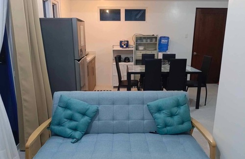 Cebu Apartment | Corner room, high speed Wi-Fi, pool & children's playground, close to IT park, 5 min walk to BTC & Country Mall