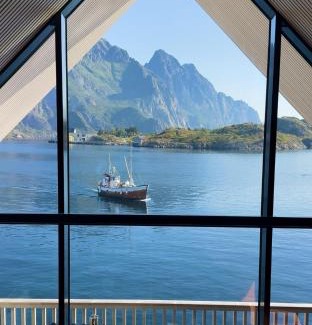 Henningsvaer Apartment | CornerView Apartment Henningsvær
