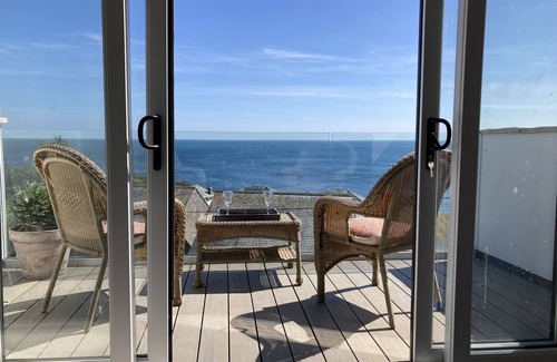 Downderry Apartment | Cornish apartment with stunning sea views close to the beach