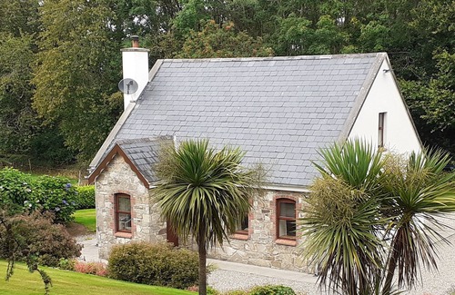 Garrykennedy House | CORNODE COTTAGE, family friendly in Garrykennedy, County Tipperary