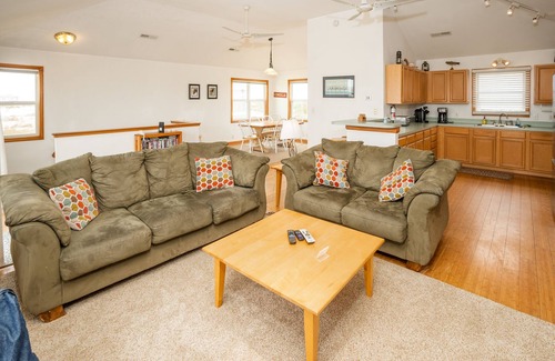 Corolla House | Corolla 4x4 beach cottage with phenomenal ocean views!