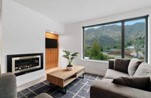 Arthur's Point Apartment | Coronet Base at La Residence du Parc