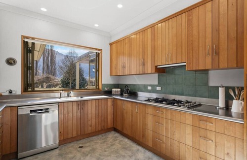 Speargrass Flat House | Coronet View Residence