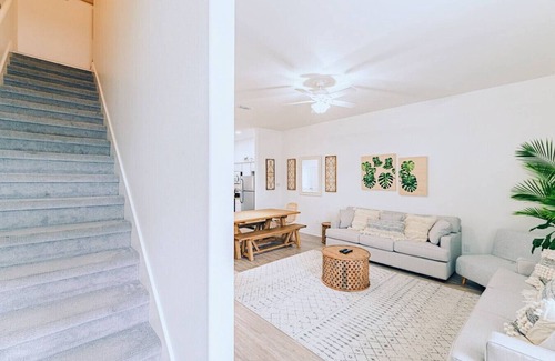 Corpus Christi Apartment | Corpus · Walk to Whitecap Beach - Heated Pool, AC, Parking