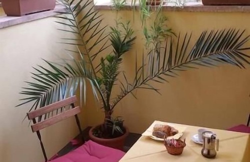Santo Spirito Apartment | Corsini Apartment with terrace, historic building in the old center with lift