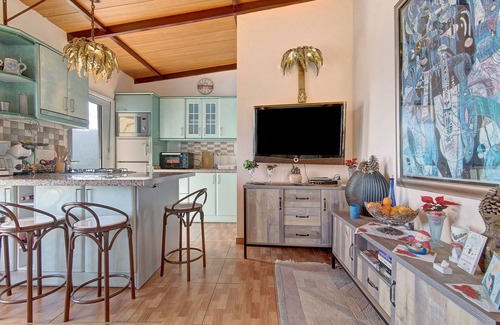 La Solana Villa | 'Cortez Apartment 3' with Sea View, Shared Pool and Wi-Fi