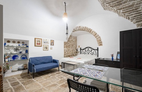 Bitonto Apartment | Corte Fiorita – Intimate Suite in the historic center