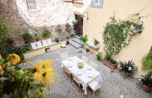 Lucca Historical Center Apartment | Corte Paolina - charming courtyard inside Lucca